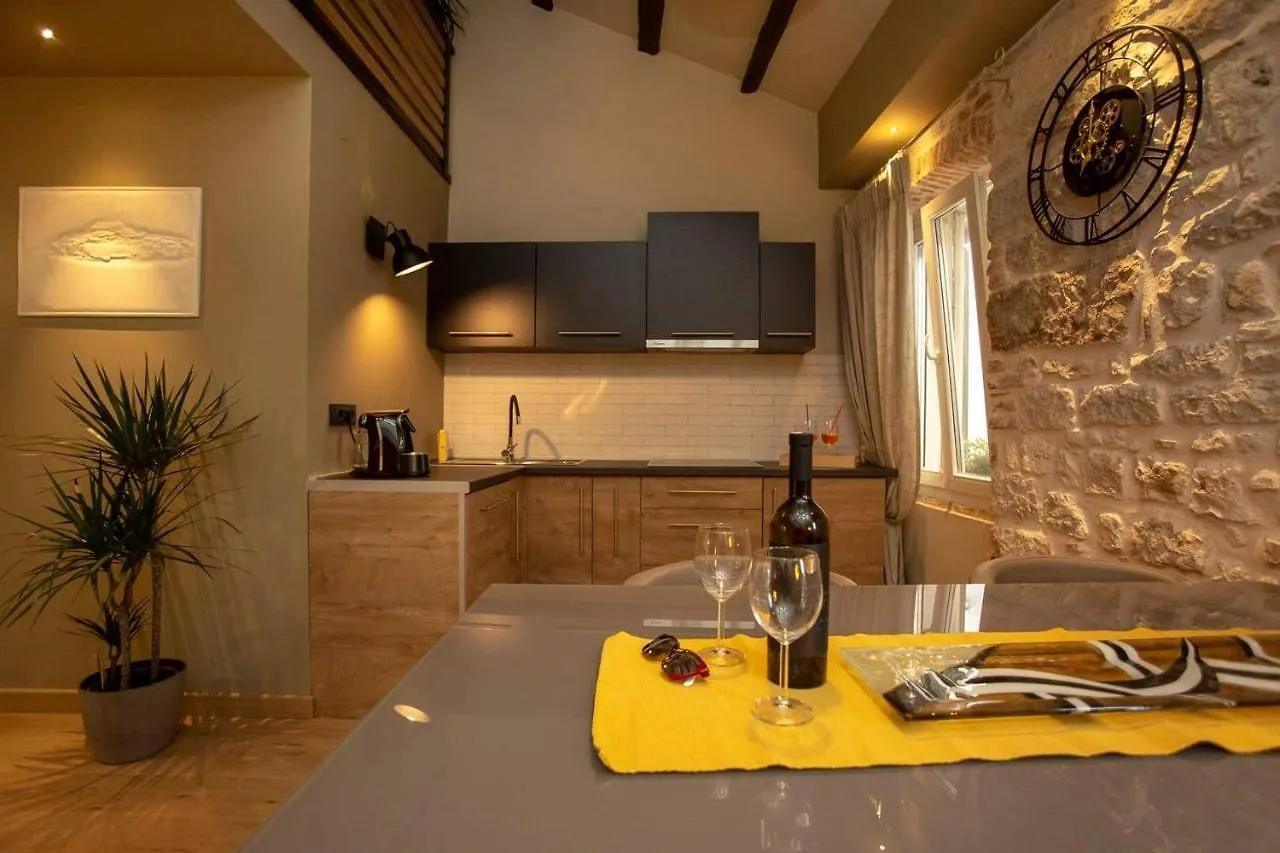ˇdcˇ Modern Apartment Near The Church Rovinj