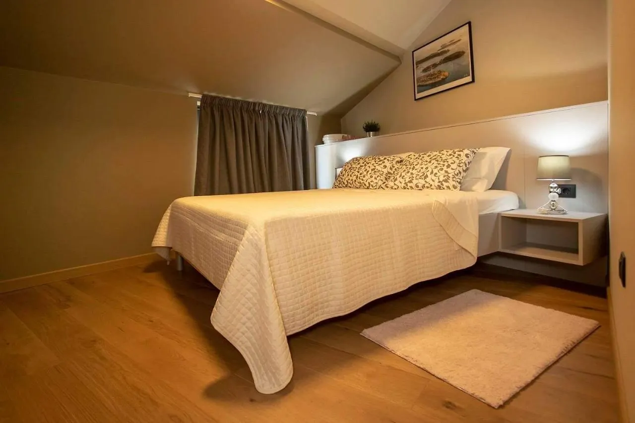 ˇdcˇ Modern Apartment Near The Church Rovinj