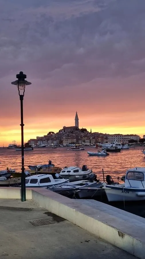 ˇdcˇ Modern Apartment Near The Church Rovinj